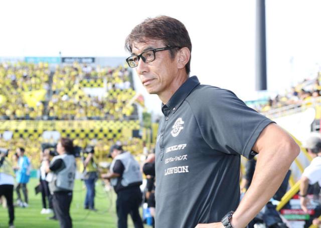 柏太阳神官宣主帅卸任 挖三镇主帅欲踢进攻足球